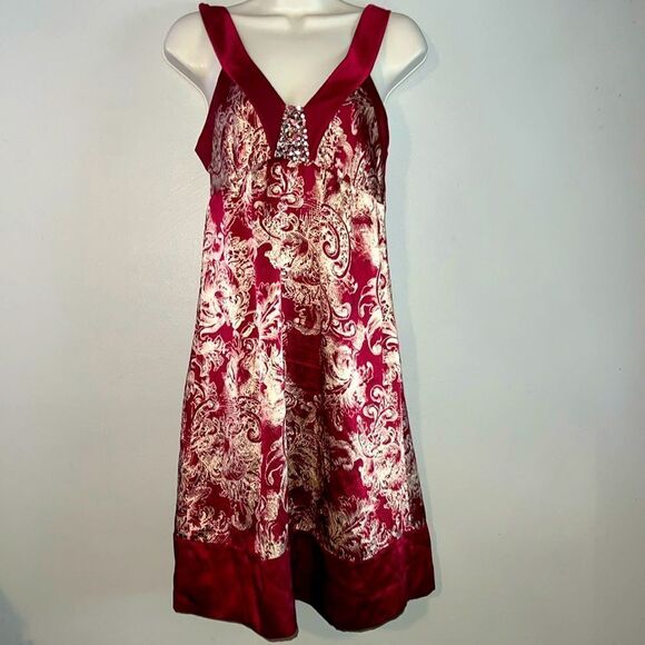 BCBG MAX AZRIA 100% Silk Sleeveless  Burgundy Dress Sz 2 - Picture 1 of 9